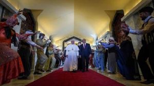 Papa Francisco celebra reunión con ayatolá chiita Alí Sistani