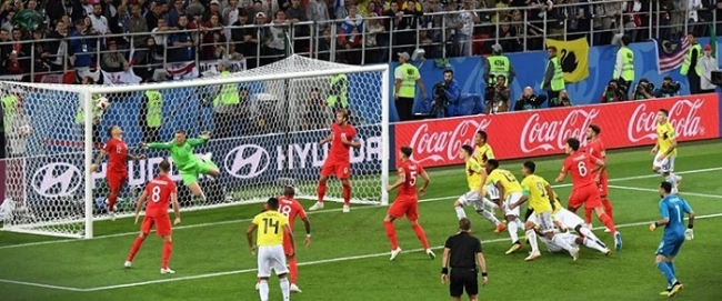 Con polémico arbitraje Inglaterra eliminó a Colombia del Mundial