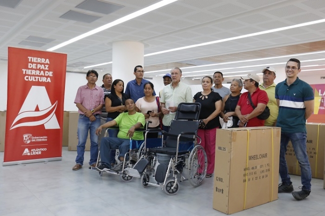 Población con discapacidad de 8 municipios del Atlántico reciben ayudas técnicas de la Gobernación