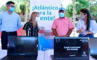 Gobernadora del Atlántico entregó computadores a institución educativa en Usiacurí