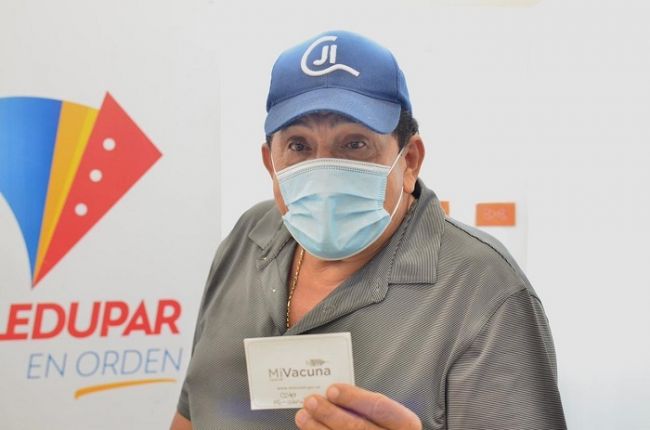 Poncho Zuleta recibió la primera dosis de la vacuna contra el covid-19