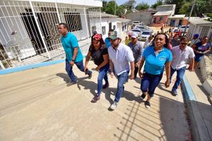 Alcalde Pumarejo entregó canalización de arroyo en la Sierrita