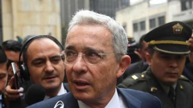 Ordenan medida de aseguramiento contra Álvaro Uribe Vélez