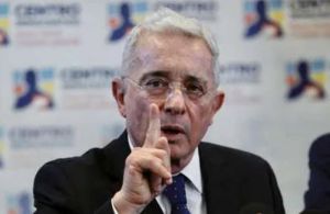 Fiscalía llama a juicio a Álvaro Uribe Vélez por soborno y fraude procesal