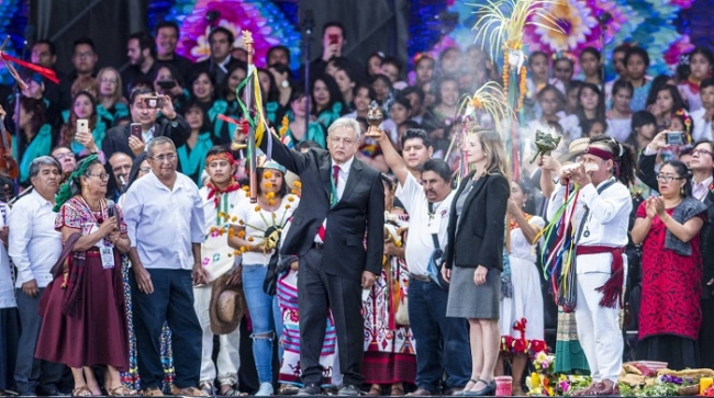 López Obrador se posesionó como nuevo presidente de Mexico
