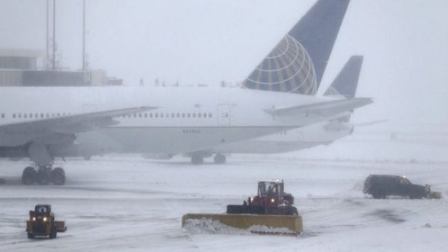 Tormenta invernal obliga a cancelar miles de vuelos en EE.UU.