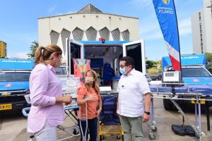 Gobernadora y Ministro de Salud entregaron nuevas ambulancias a sedes de UNA y a los hospitales de Candelaria y Santo Tomás