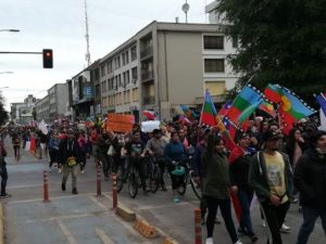 Por qué los levantamientos populares en Chile  y Ecuador? Que pasa con Colombia?