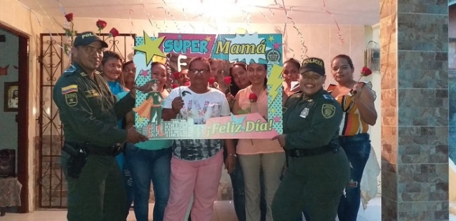 Policía Nacional invita a celebrar en paz el día de la Madres