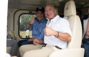 El presidente Duque se reunió con Jeff Bezos, en Colombia