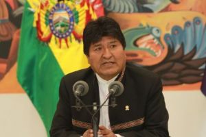 Evo Morales viaja a México tras recibir asilo político