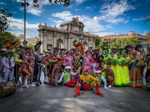 Con tradición y folclor, el Carnaval de Barranquilla puso a bailar a los madrileños