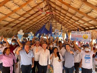 Masivo recibimiento al senador Efraín Cepeda en Riohacha