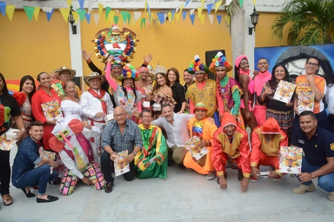 Carnaval celebra Día Mundial del Folclor con reconocimiento a grupos