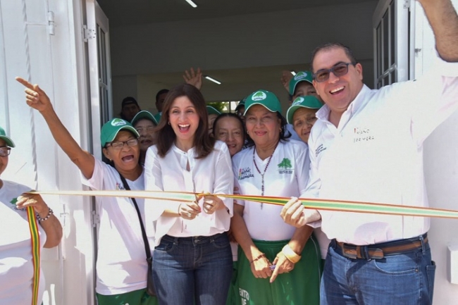 140 abuelitos de San Salvador están felices con nuevo centro de vida