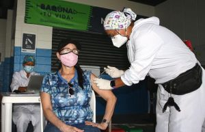 Barranquilleros, satisfechos con proceso de vacunación contra el COVID-19