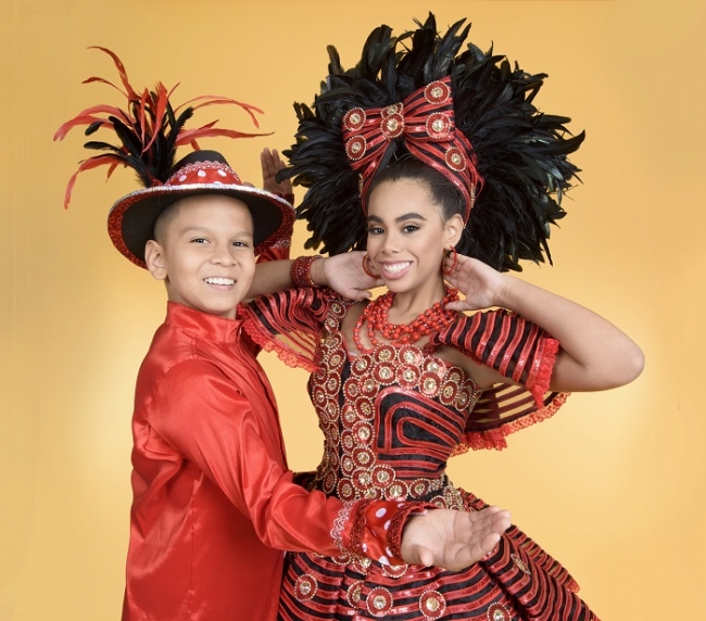 Isabella y Cesar llevan el Carnaval de los Niños a Houston
