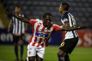 Junior vence a domicilio al Alianza Lima