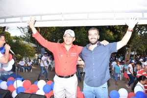 Víctor Escorcia y Arturo Char durante la reunión en el municipio de Malambo.