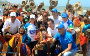 Al ritmo de la Banda de Baranoa, se inauguró el Mundial de Kitesurf en Salinas del Rey