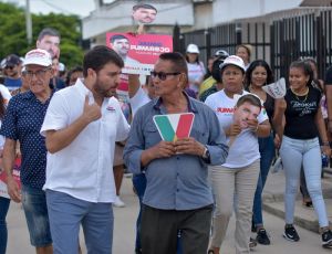 Jaime Pumarejo redobla recorridos en los barrios de Barranquilla